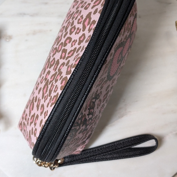 NWOT Sanrio Hello Kitty Leopard Print Make Up Cosmetic Pouch Bag - Picture 7 of 8